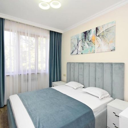Art Apart 10 Erivan Exterior foto